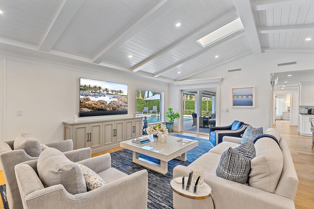 Active With Contract: $20,000 (4 beds, 4 baths, 3430 Square Feet)