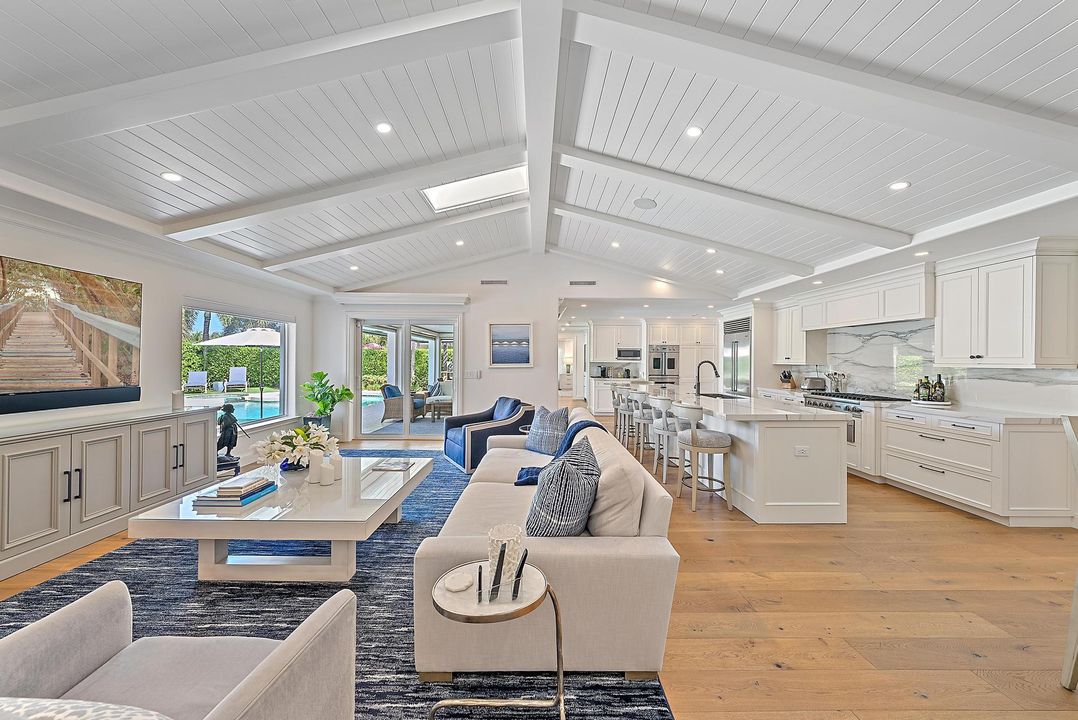 Active With Contract: $20,000 (4 beds, 4 baths, 3430 Square Feet)