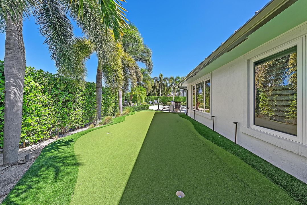 Active With Contract: $20,000 (4 beds, 4 baths, 3430 Square Feet)