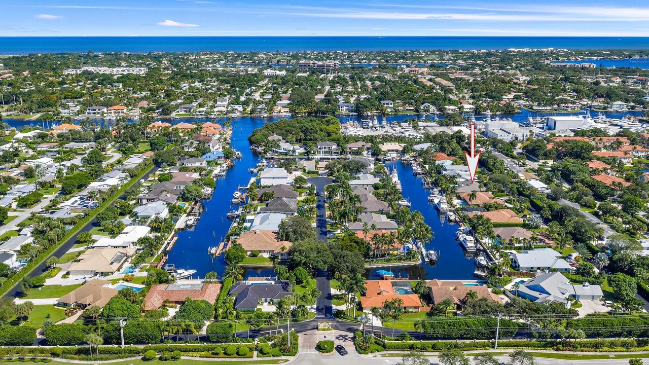 Active With Contract: $20,000 (4 beds, 4 baths, 3430 Square Feet)