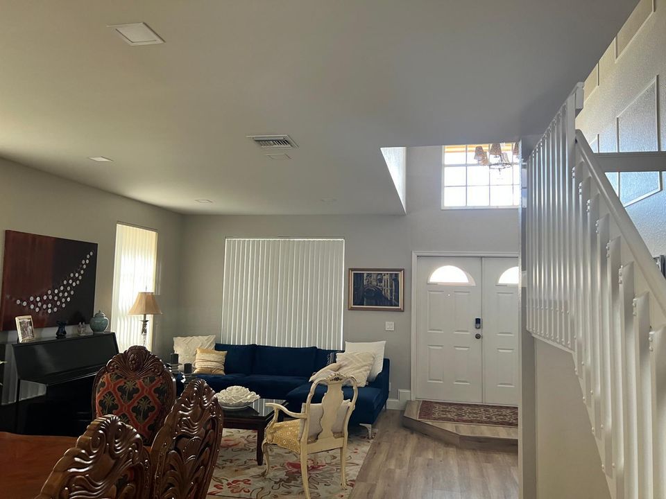 For Rent: $6,500 (4 beds, 2 baths, 2728 Square Feet)