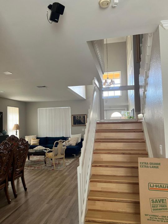 For Rent: $6,500 (4 beds, 2 baths, 2728 Square Feet)