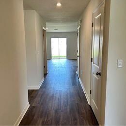 For Rent: $2,200 (4 beds, 2 baths, 1811 Square Feet)