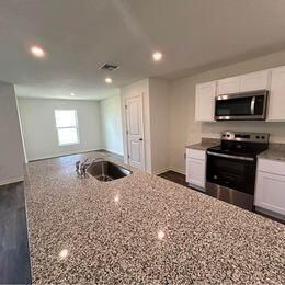 For Rent: $2,200 (4 beds, 2 baths, 1811 Square Feet)