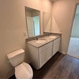 For Rent: $2,200 (4 beds, 2 baths, 1811 Square Feet)