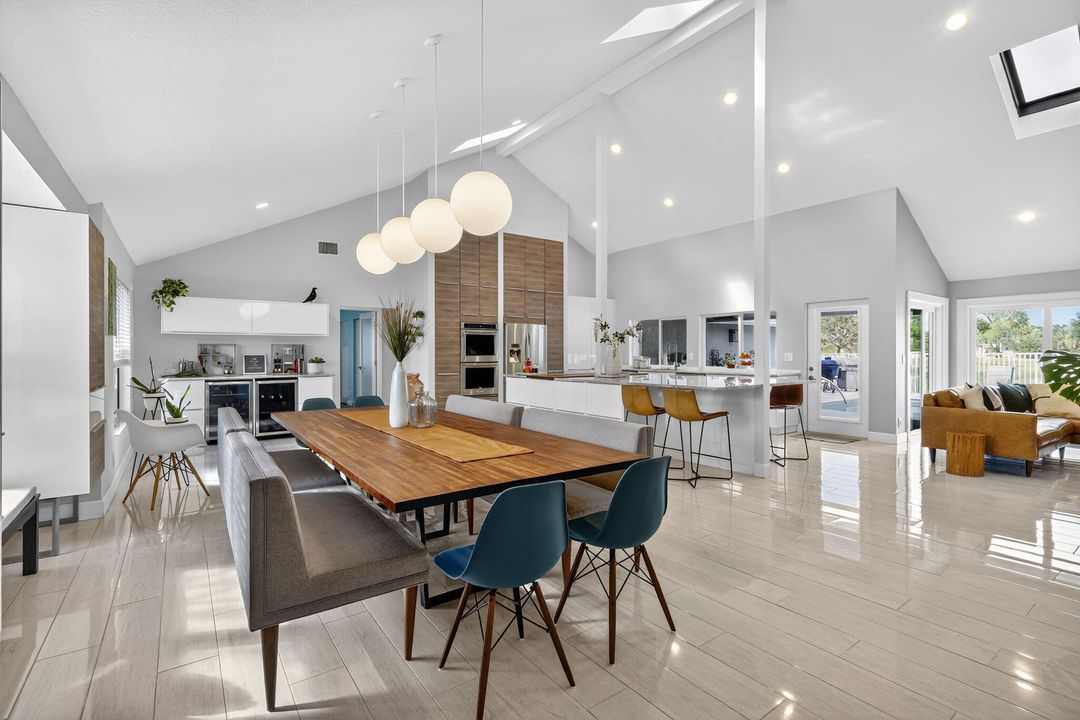 Recently Sold: $849,000 (4 beds, 2 baths, 2604 Square Feet)