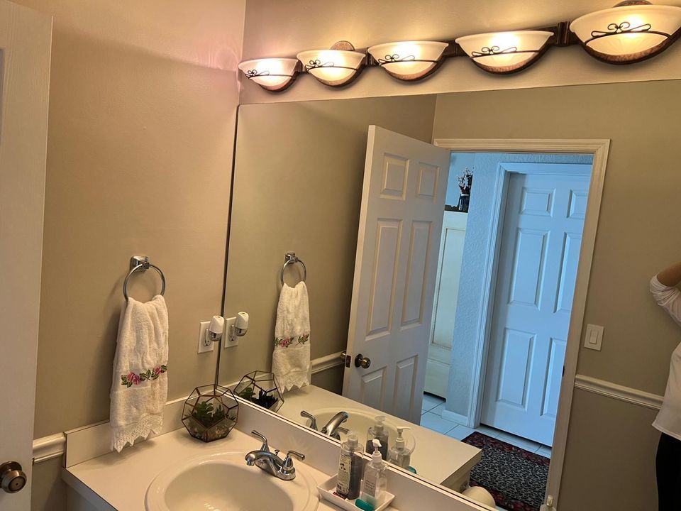 For Rent: $6,500 (4 beds, 2 baths, 2728 Square Feet)