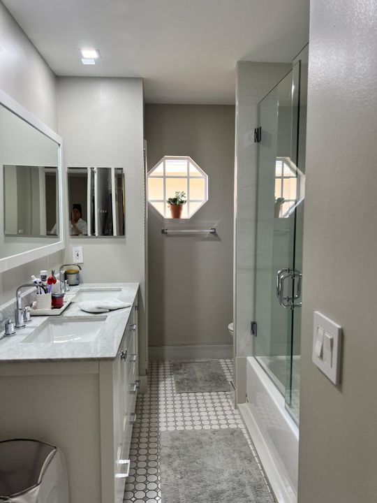 For Rent: $6,500 (4 beds, 2 baths, 2728 Square Feet)