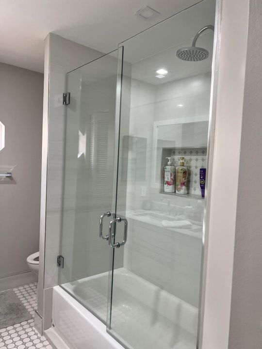 For Rent: $6,500 (4 beds, 2 baths, 2728 Square Feet)