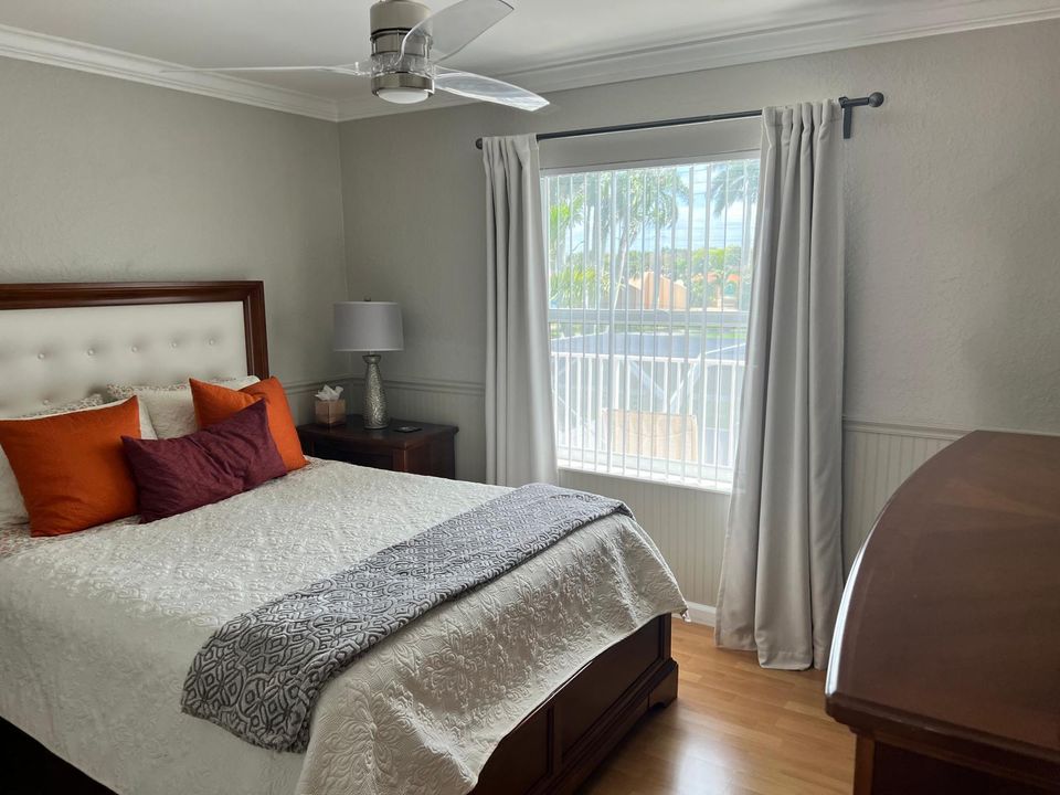 For Rent: $6,500 (4 beds, 2 baths, 2728 Square Feet)