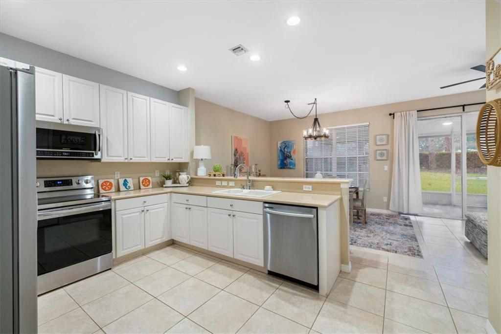 For Sale: $270,000 (3 beds, 2 baths, 1656 Square Feet)