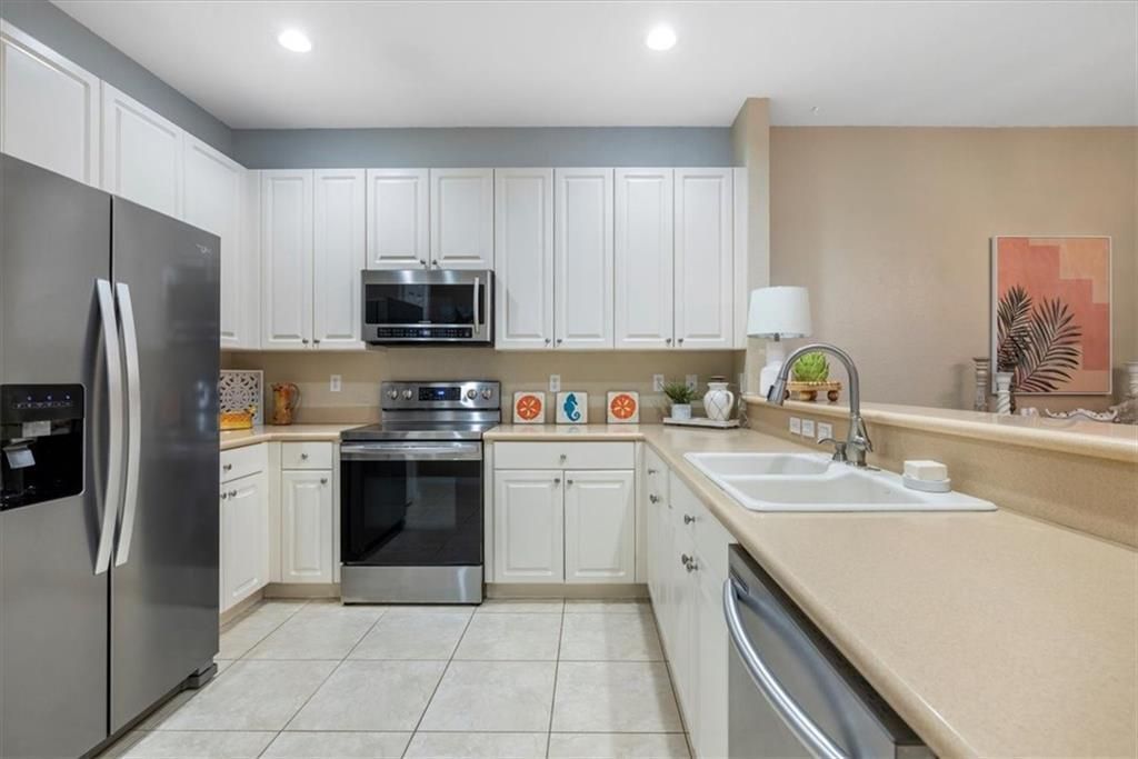 For Sale: $270,000 (3 beds, 2 baths, 1656 Square Feet)