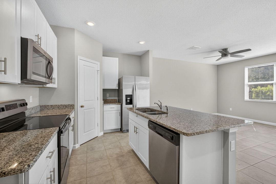 For Sale: $389,000 (3 beds, 2 baths, 1454 Square Feet)