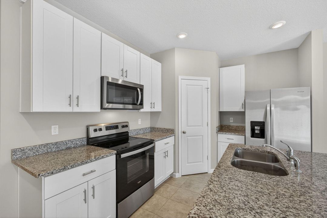 For Sale: $389,000 (3 beds, 2 baths, 1454 Square Feet)