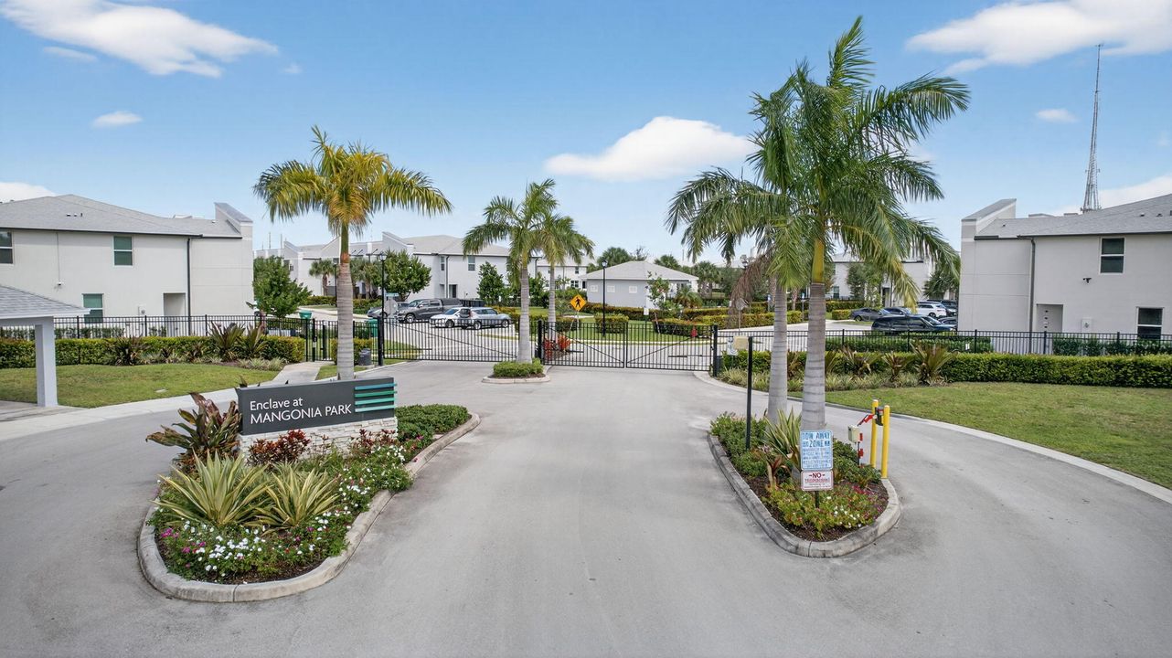 For Sale: $389,000 (3 beds, 2 baths, 1454 Square Feet)