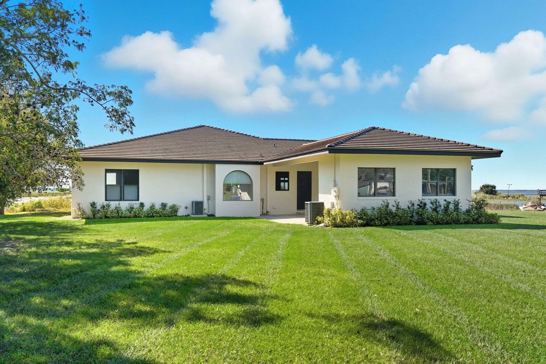 Recently Sold: $697,500 (3 beds, 2 baths, 2916 Square Feet)