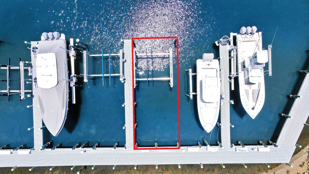 Activo con contrato: $8,500 (3 camas, 2 baños, 1543 Pies cuadrados)