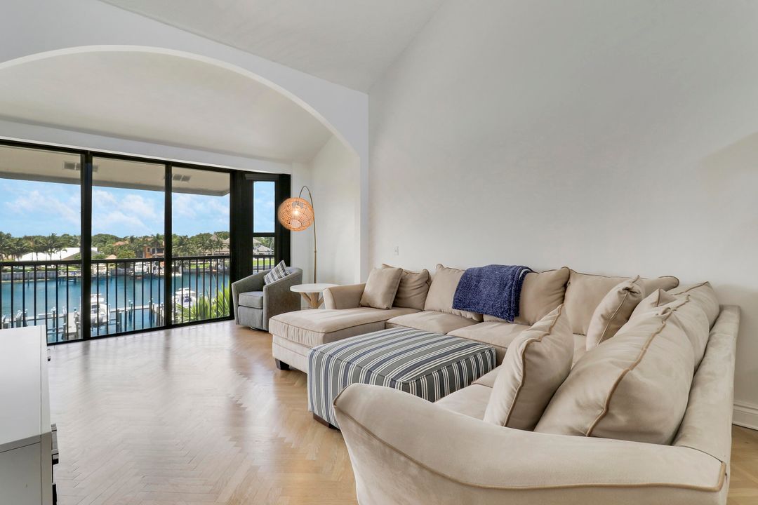 Activo con contrato: $8,500 (3 camas, 2 baños, 1543 Pies cuadrados)