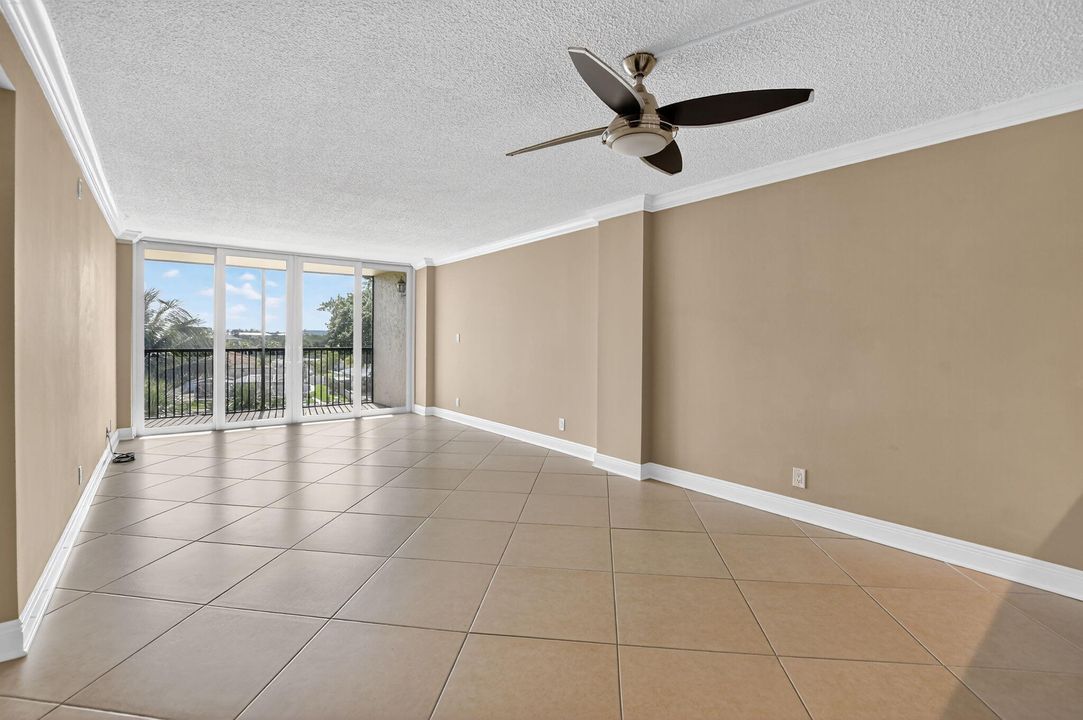 Activo con contrato: $2,500 (2 camas, 2 baños, 1130 Pies cuadrados)