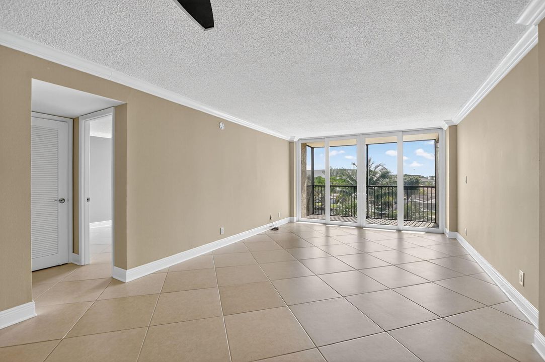 Activo con contrato: $2,500 (2 camas, 2 baños, 1130 Pies cuadrados)