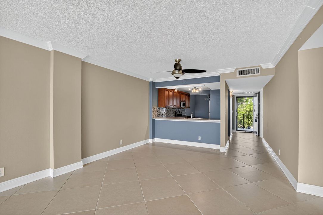 Activo con contrato: $2,500 (2 camas, 2 baños, 1130 Pies cuadrados)