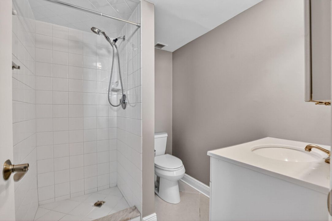 Activo con contrato: $2,500 (2 camas, 2 baños, 1130 Pies cuadrados)