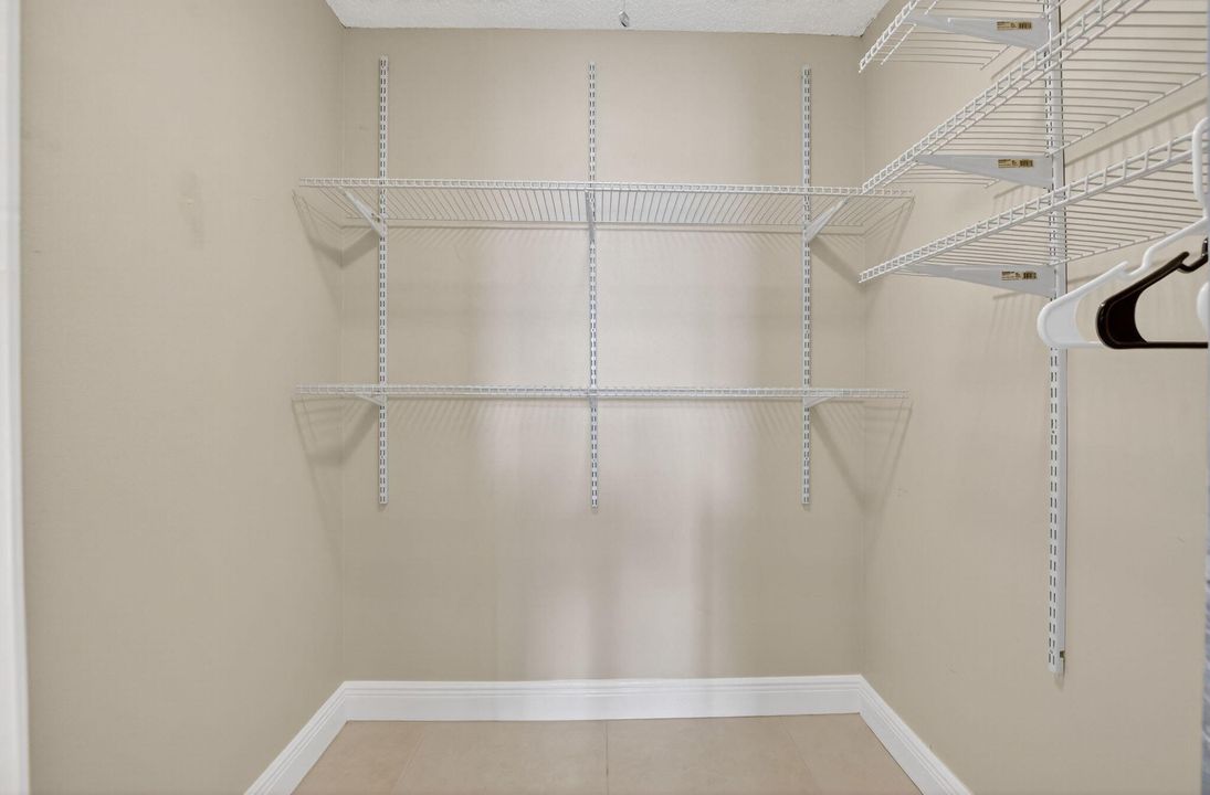 Activo con contrato: $2,500 (2 camas, 2 baños, 1130 Pies cuadrados)