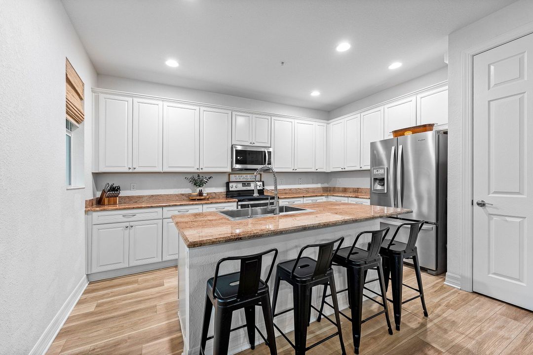 For Sale: $1,289,000 (3 beds, 3 baths, 2786 Square Feet)