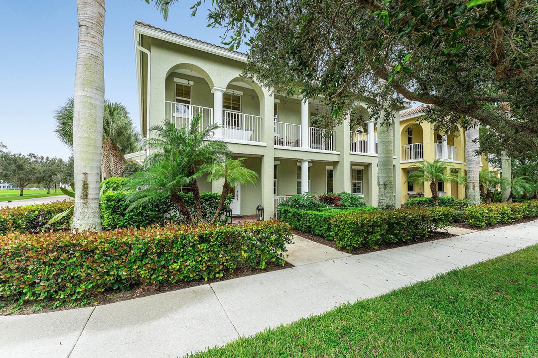 For Sale: $1,289,000 (3 beds, 3 baths, 2786 Square Feet)