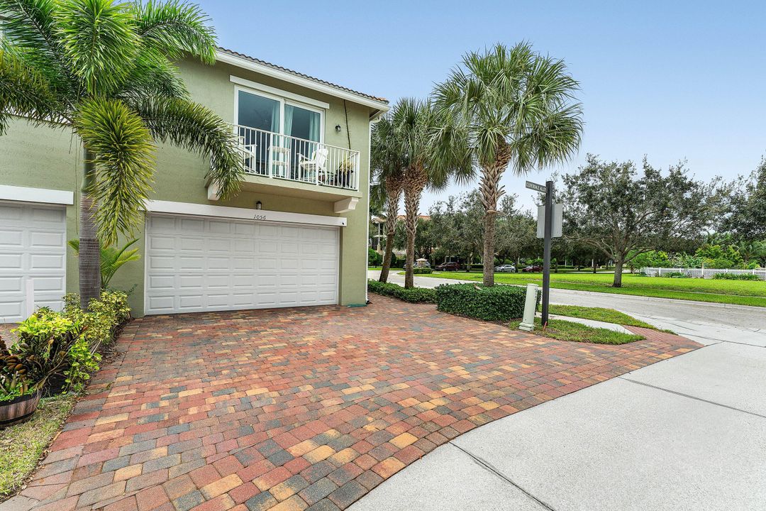 For Sale: $1,289,000 (3 beds, 3 baths, 2786 Square Feet)