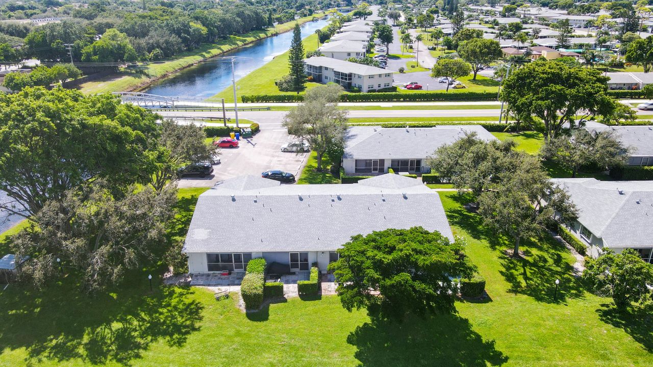 Под контрактом: $275,000 (2 спален, 2 ванн, 1020 Квадратных фут)