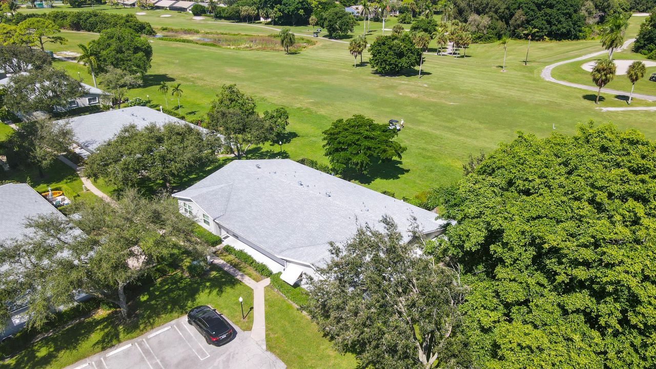 Под контрактом: $275,000 (2 спален, 2 ванн, 1020 Квадратных фут)