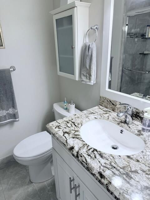 待售: $155,000 (1 贝兹, 2 浴室, 770 平方英尺)