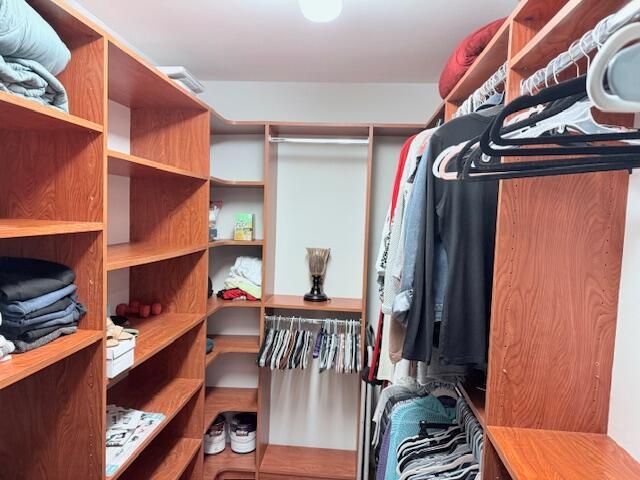 待售: $155,000 (1 贝兹, 2 浴室, 770 平方英尺)