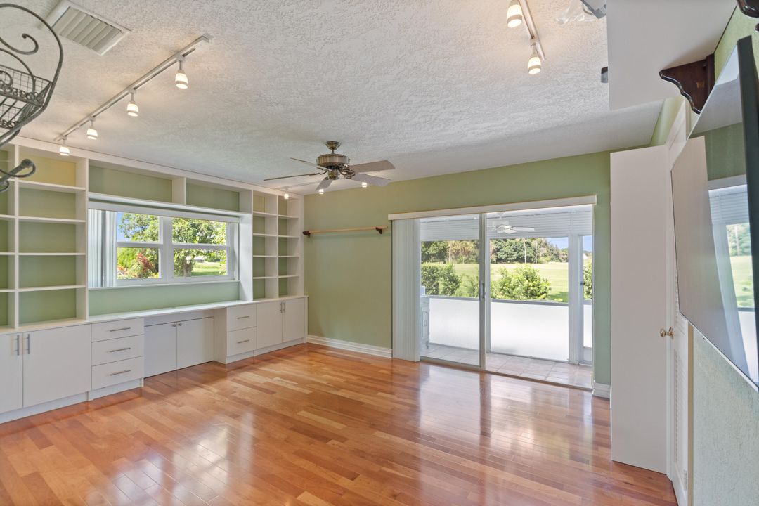 Под контрактом: $275,000 (2 спален, 2 ванн, 1020 Квадратных фут)