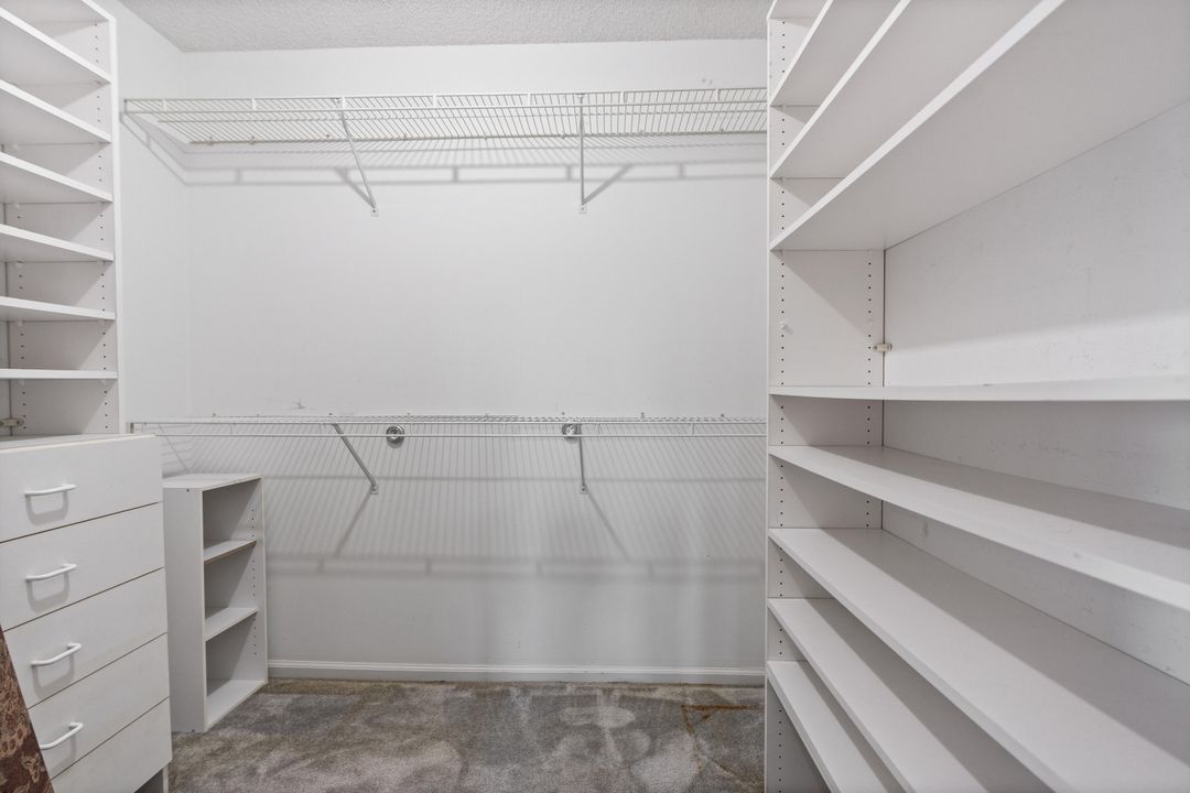 Под контрактом: $275,000 (2 спален, 2 ванн, 1020 Квадратных фут)