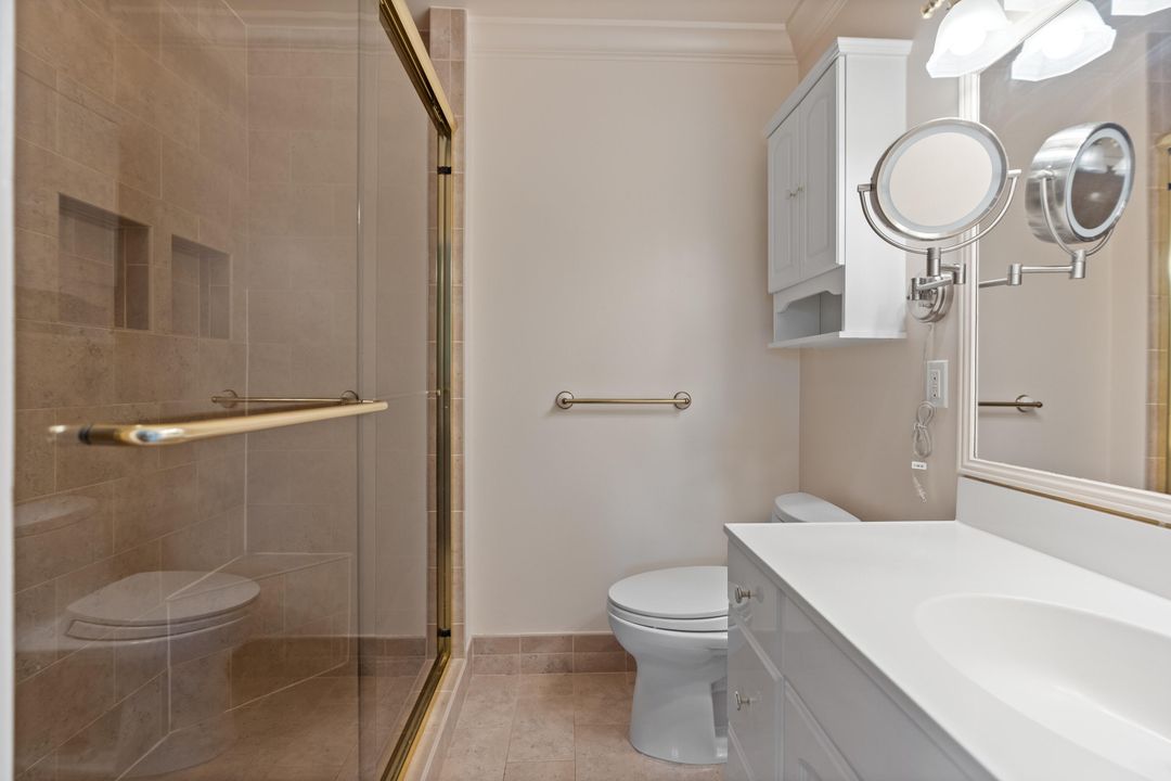 Под контрактом: $275,000 (2 спален, 2 ванн, 1020 Квадратных фут)