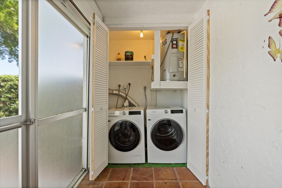 Под контрактом: $275,000 (2 спален, 2 ванн, 1020 Квадратных фут)