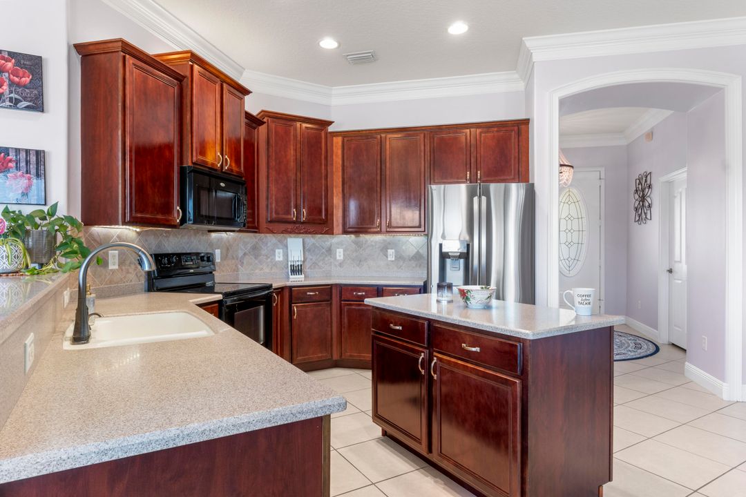 На продажу: $499,000 (4 спален, 2 ванн, 2417 Квадратных фут)