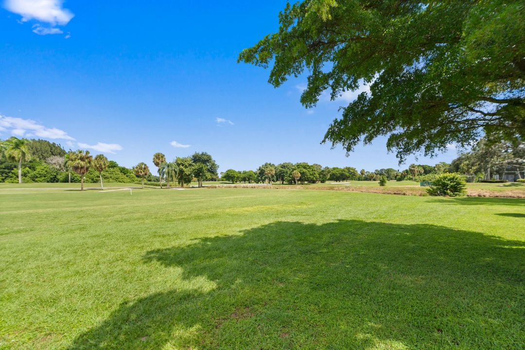 Под контрактом: $275,000 (2 спален, 2 ванн, 1020 Квадратных фут)