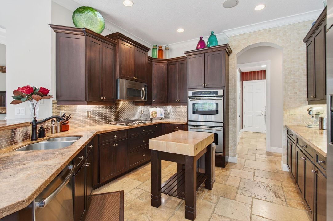 For Sale: $1,397,000 (4 beds, 4 baths, 3464 Square Feet)