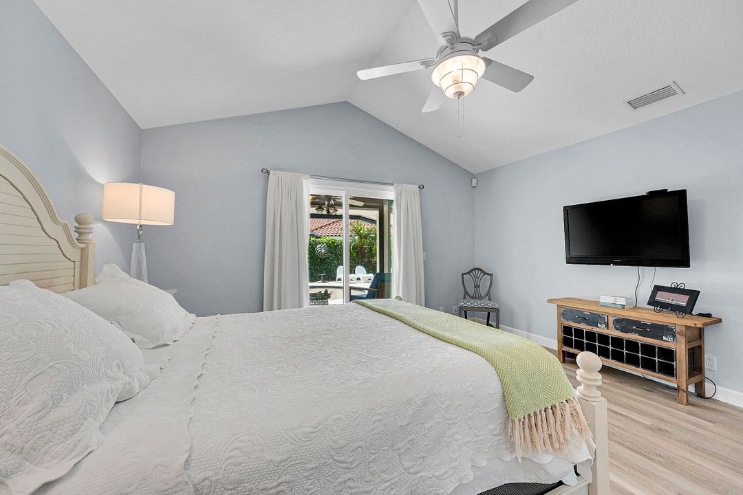 Под контрактом: $1,225,000 (4 спален, 2 ванн, 2124 Квадратных фут)