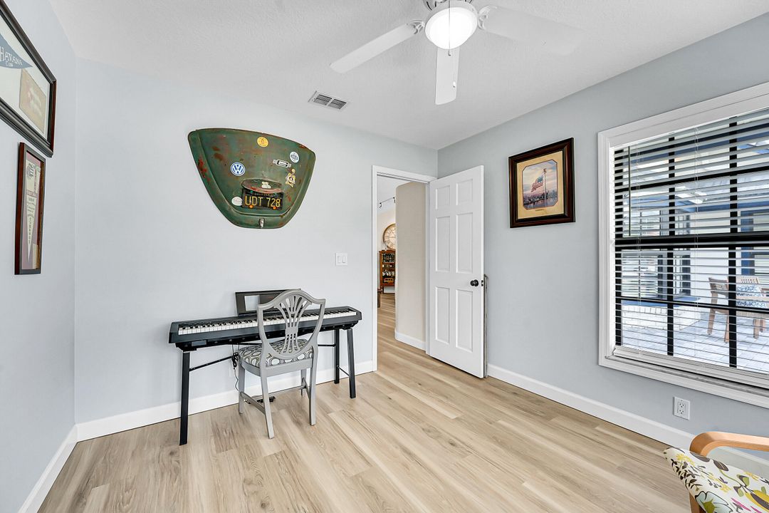 Под контрактом: $1,225,000 (4 спален, 2 ванн, 2124 Квадратных фут)