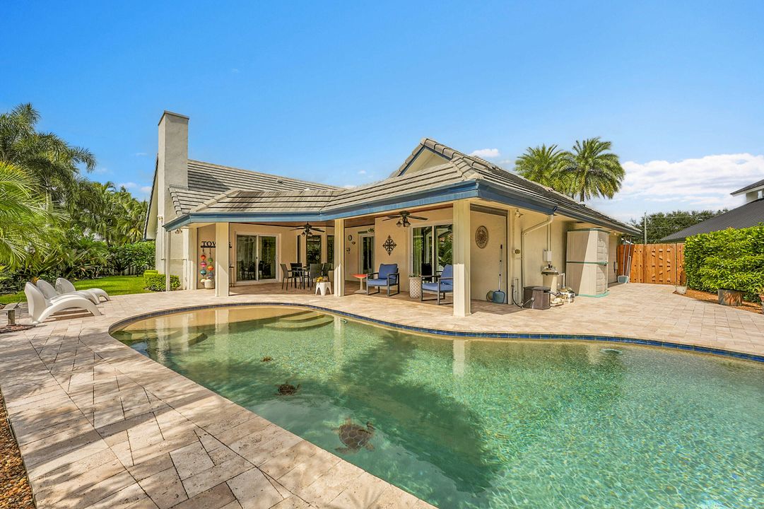 Под контрактом: $1,225,000 (4 спален, 2 ванн, 2124 Квадратных фут)