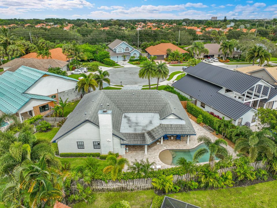 Под контрактом: $1,225,000 (4 спален, 2 ванн, 2124 Квадратных фут)