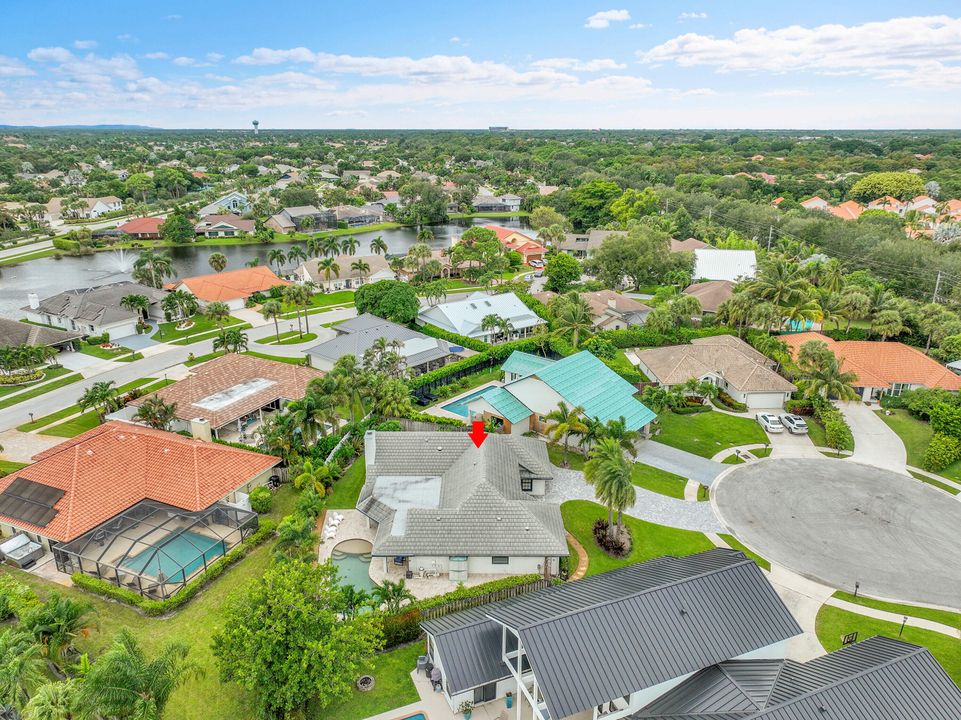 Под контрактом: $1,225,000 (4 спален, 2 ванн, 2124 Квадратных фут)