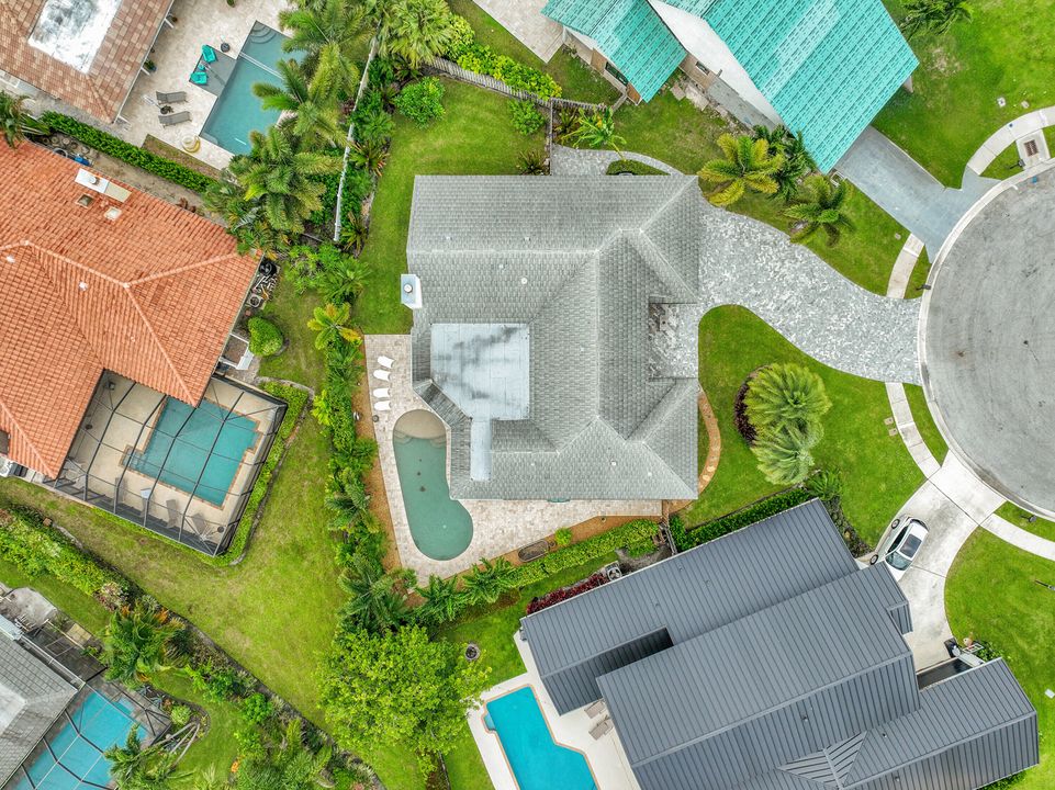 Под контрактом: $1,225,000 (4 спален, 2 ванн, 2124 Квадратных фут)