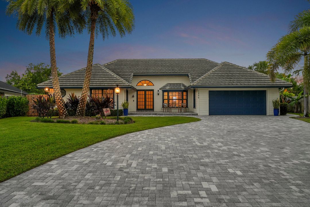 Под контрактом: $1,225,000 (4 спален, 2 ванн, 2124 Квадратных фут)