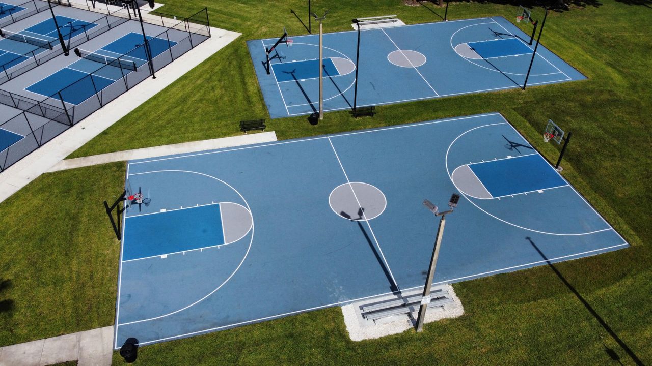 Под контрактом: $895,000 (4 спален, 3 ванн, 2731 Квадратных фут)