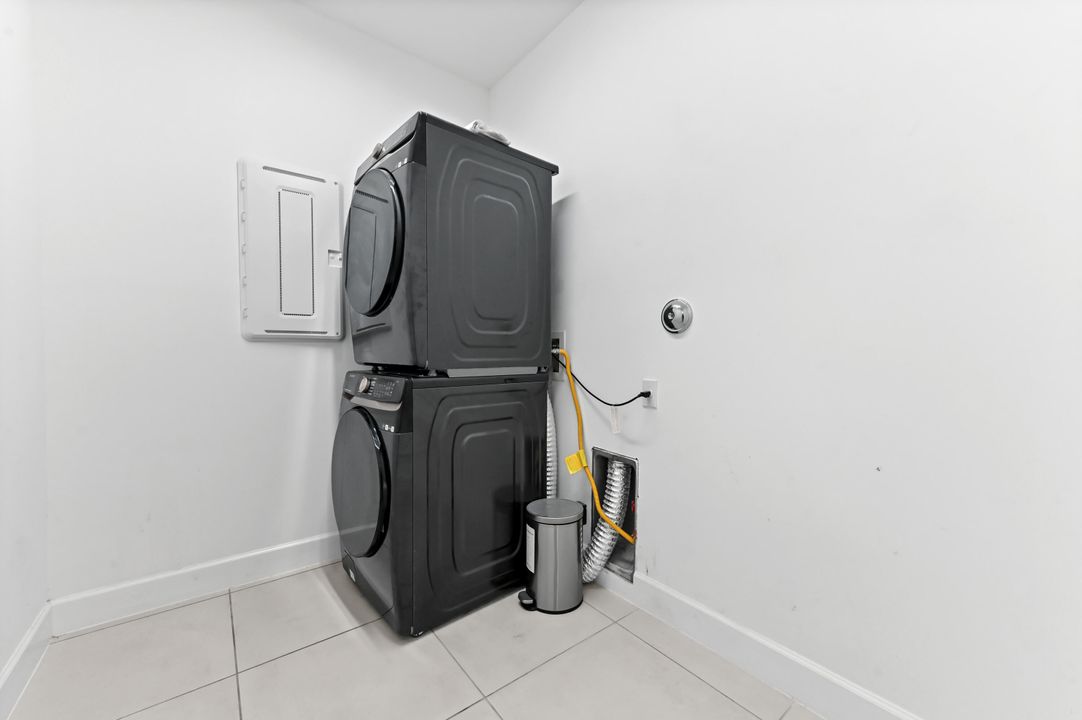 For Sale: $835,000 (4 beds, 3 baths, 2396 Square Feet)